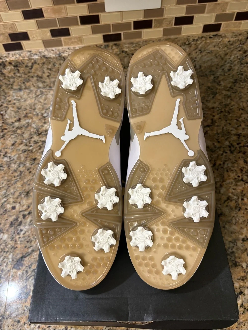New Men’s Jordan Retro 6 Golf White Khaki Size 11.5